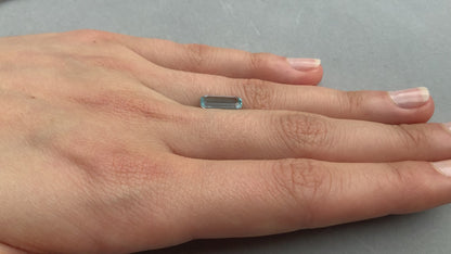 Natürlicher blauer Aquamarin (Baguette Schliff, 1.47 ct) – loser Edelstein