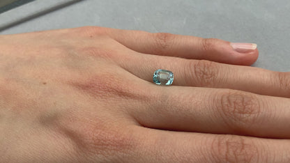 Natürlicher blauer Aquamarin (1.55 ct) – loser Edelstein